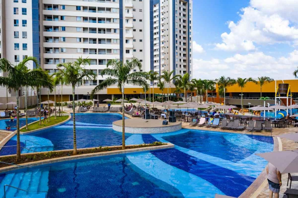 Enjoy Solar Das Aguas Park Resort Олимпия Экстерьер фото The swimming pool at the Blue Residences